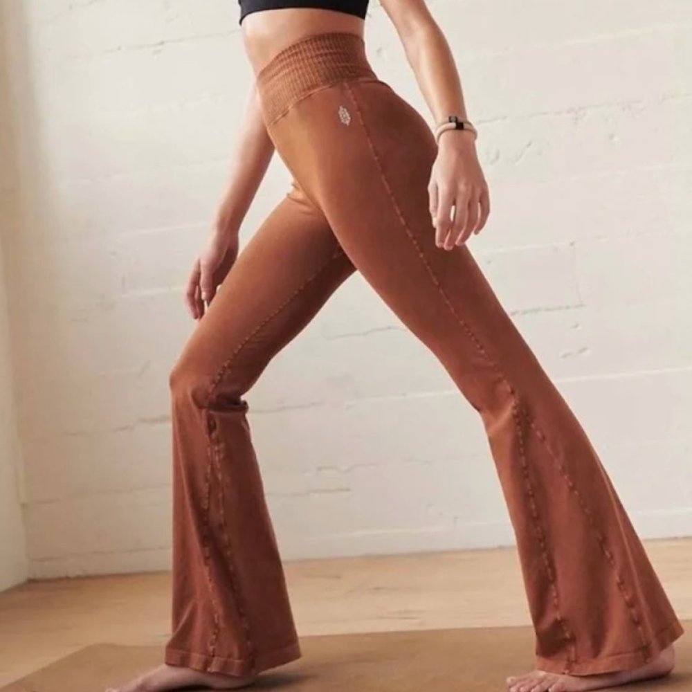 Free people Good Karma flare leggings in coco color- M/L